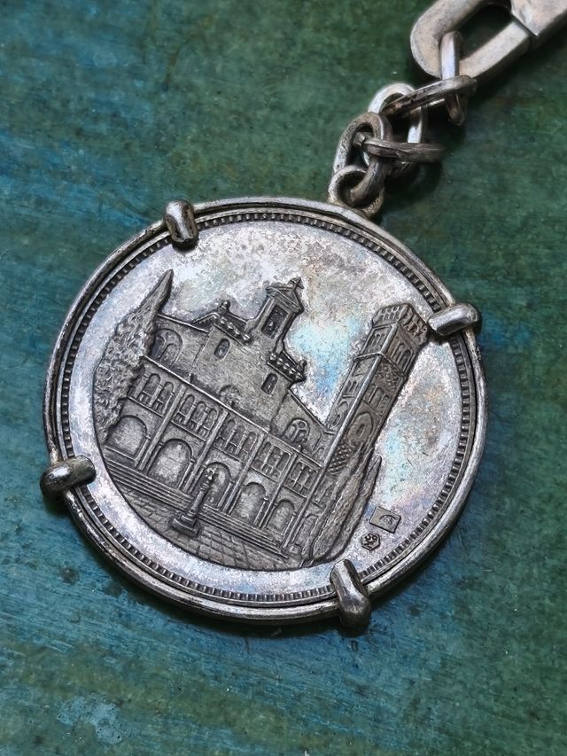 Medalla Centenario Monte de Piedad Zaragoza 1876-1