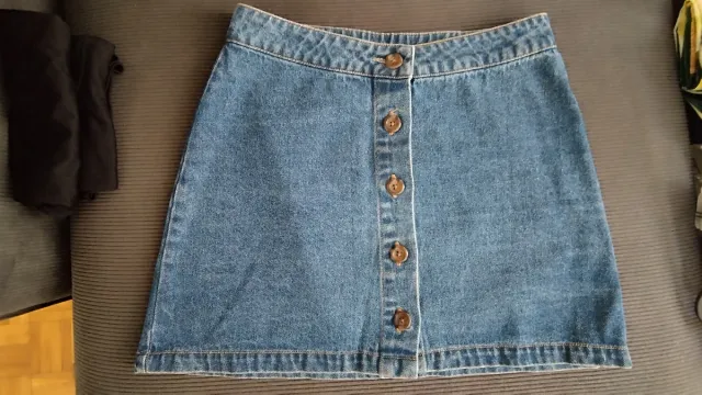 Falda vaquera con botones