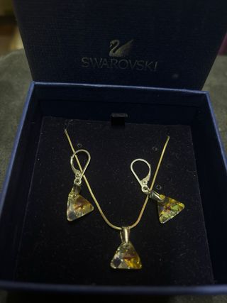 Juego Colgante y Pendientes Triángulo Sin Uso