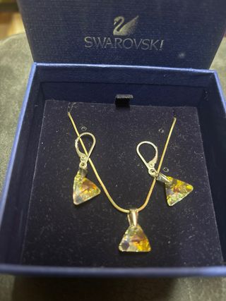 Juego Colgante y Pendientes Triángulo Sin Uso