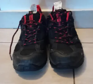 Scarponi Decathlon Evofit Neri e Rossi