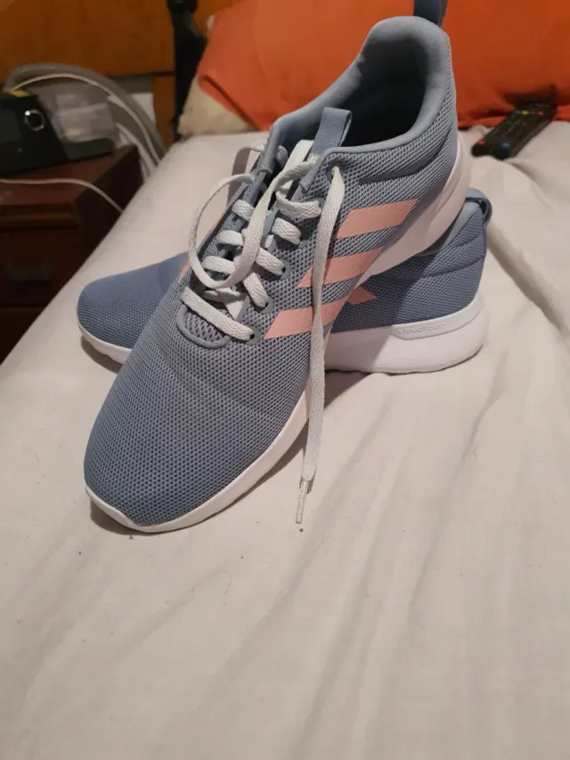 Sneakers Adidas blu e rosa