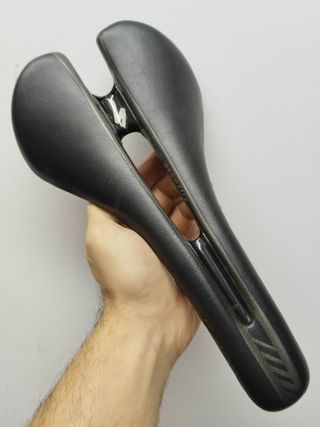 Sillín specialized body geometry