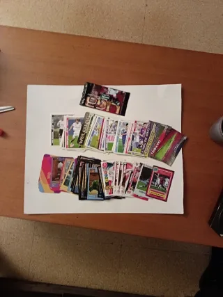 Cromos fútbol variados + sobre sin abrir messi