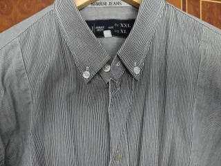 Camisa Armani Jeans Rayas Talla XL, pero talla L