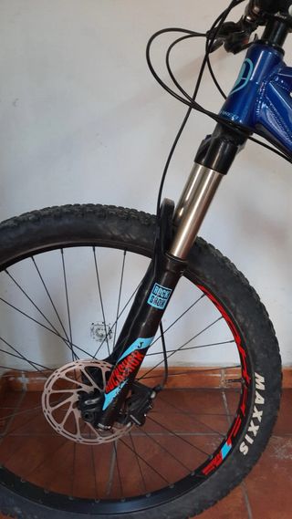 Mondraker Factor R talla M – doble suspensión.