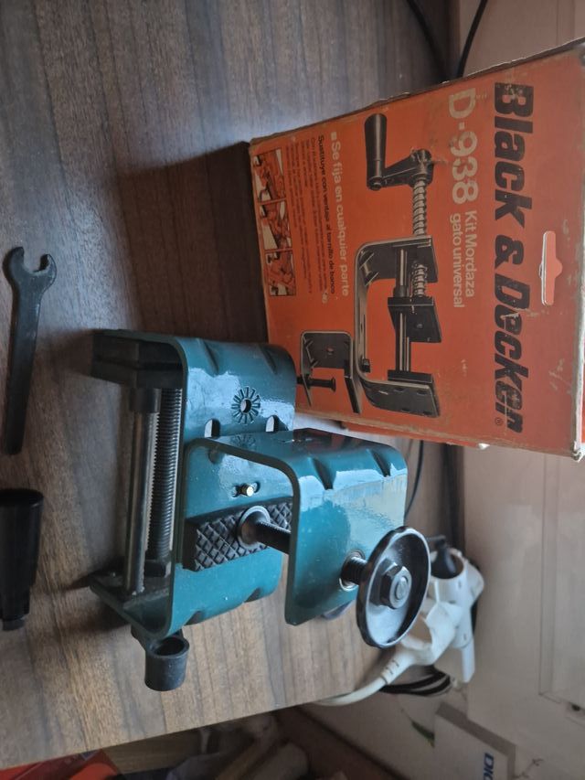 Mordaza Universal Black & Decker D-938