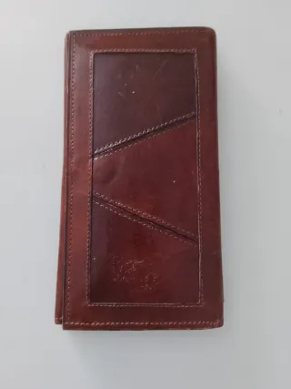 Cartera de piel marrón sin usar