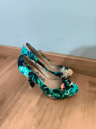 Zapatos de tacón estampados