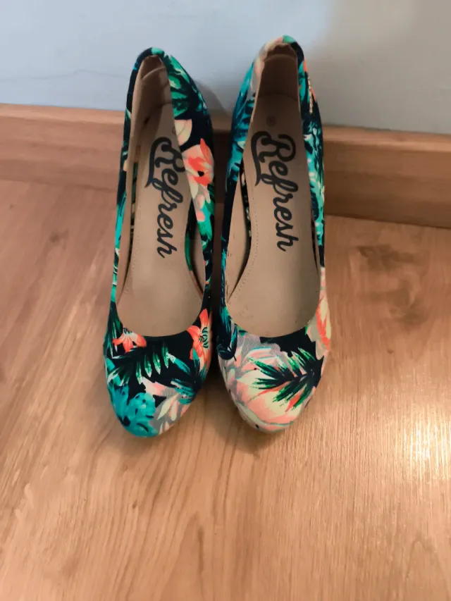 Zapatos de tacón estampados