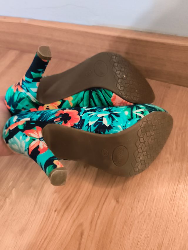 Zapatos de tacón estampados