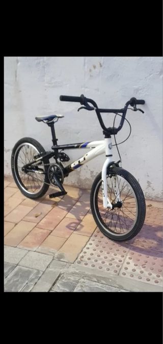 Bicicleta BMX GT Power Series Pro