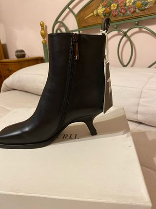 Stivaletto Trussardi nero tacco kitten