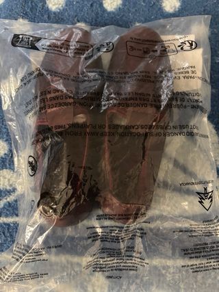 Zapatos color burdeos