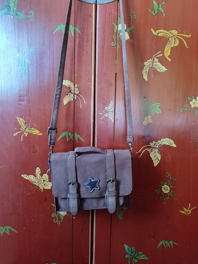 Bolso serraje marrón con estrella