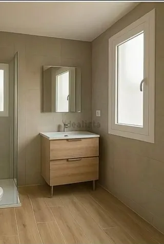 Alquilo piso moderno buena ubicacion