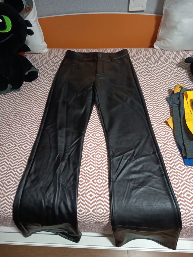 Pantalón largo de campana negro