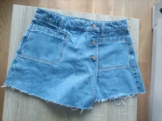 Falda vaquera con botones