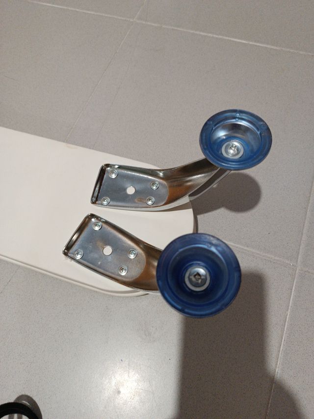 Reposabrazos para manicura blanco