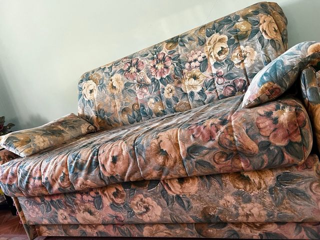 Sofá cama floral precioso