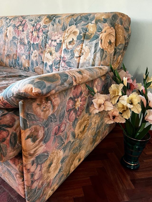 Sofá cama floral precioso