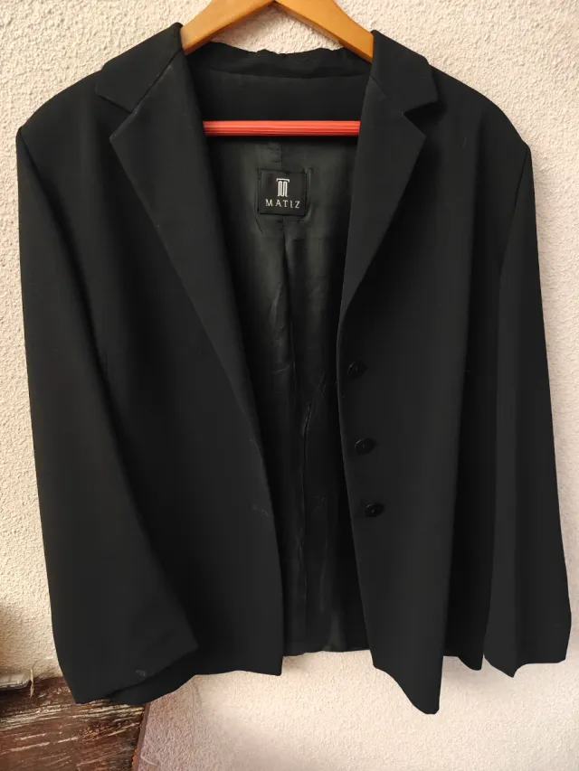 Traje chaqueta negro mujer