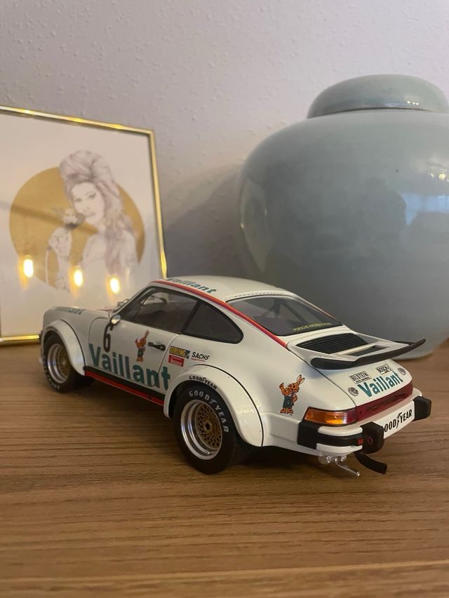Porsche 911 Rsr Turbo 1:18 Schuco