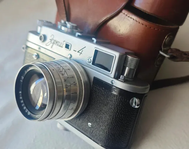 Cámara Zorki 4 con objetivo Jupiter-8
