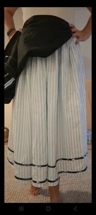 Falda 84cm y delantal aldeana, regional, casera