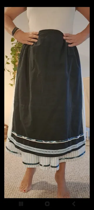 Falda 84cm y delantal aldeana, regional, casera