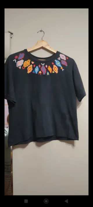 Camiseta Zara bordada Talla S