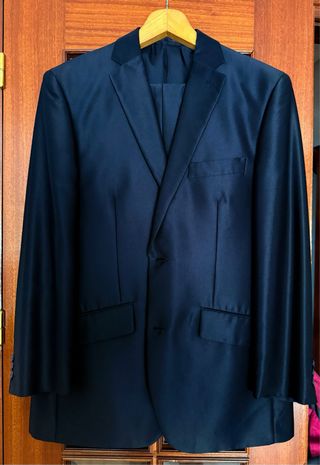 Traje de caballero negro brillo