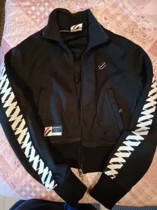 Sudadera Superdry Mujer Negra y Blanca