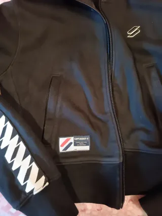 Sudadera Superdry Mujer Negra y Blanca