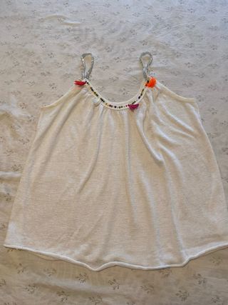 Top blanco tirantes lentejuelas plateadas