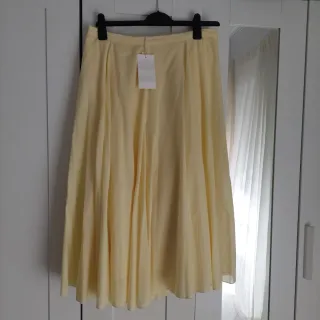 Falda midi Zara amarilla 