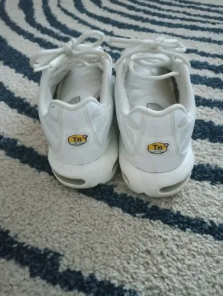 Nike TN Talla 38.5 Blancas