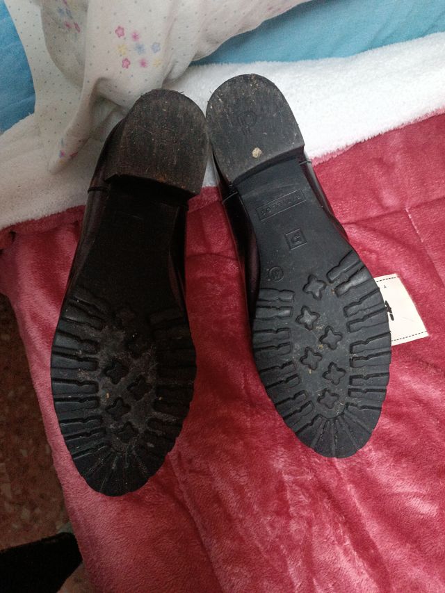 Zapatos de vestir marca pitillos color burdeos