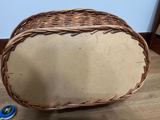 Cesta de mimbre con asa