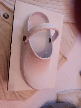 Zuecos Dian Auxiliar Enfermería Blancos