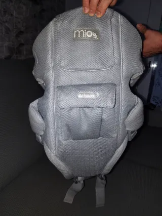 Mochila Portabebés Bebedue Mío Gris. 30€