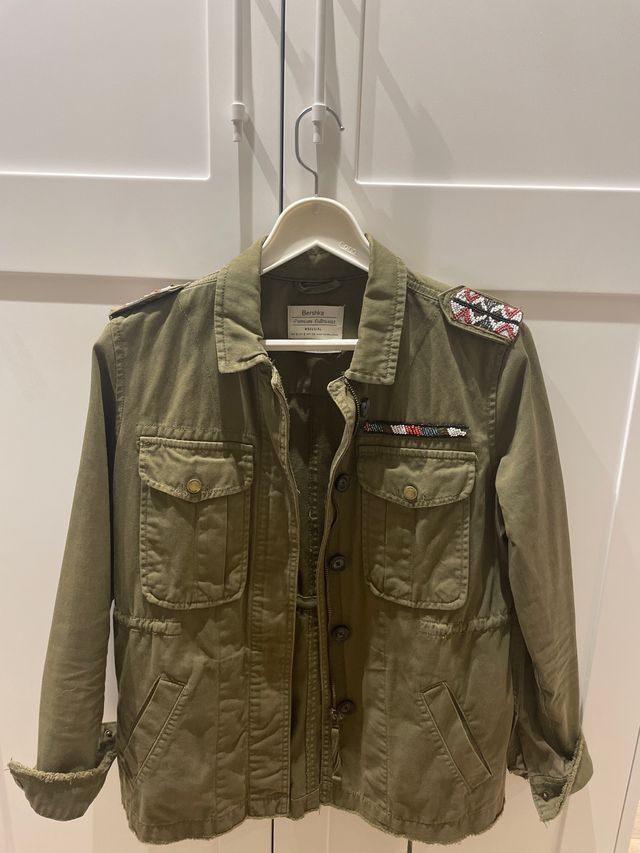 Chaqueta militar Bershka verde M