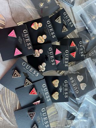 Pendientes Guess Corazón y Triángulo
