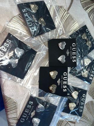 Pendientes Guess Corazón y Triángulo