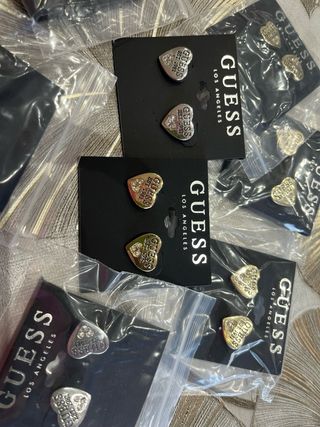 Pendientes Guess Corazón y Triángulo