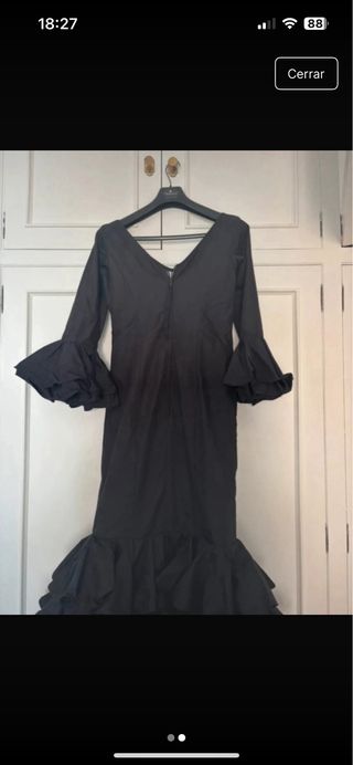 Traje de flamenca negro volantes