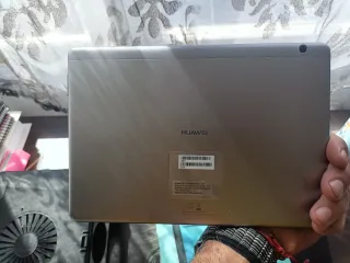 Tablet Huawei MediaPad T3 10 Como Nueva más funda