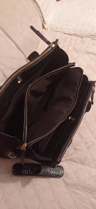 Bolso negro efecto piel cocodrilo