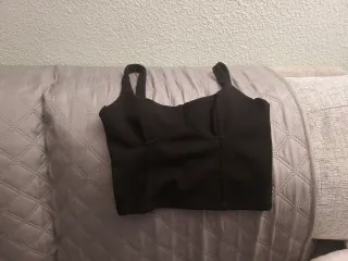 Top negro con tirantes