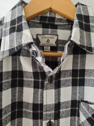 Camisa Volcom cuadros blanco y negro